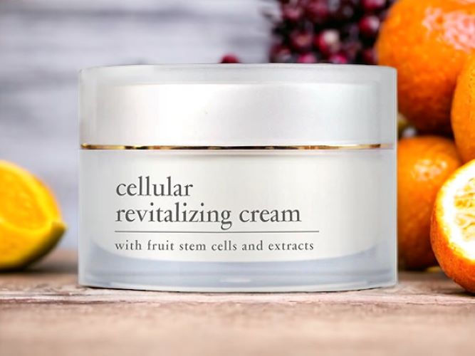 Die Yellow Rose CELLULAR REVITALISIERENDE CREME repräsentiert eine exklusive Gesichtscreme von unvergleichlicher Qualität, welche ein außerordentlich leichtes und seidig-glattes Hautgefühl vermittelt.