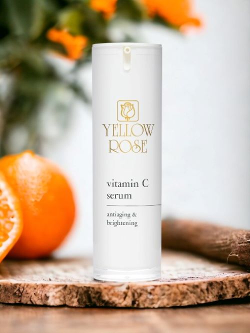 Das Yellow Rose VITAMIN C SERUM kombiniert 10 % stabilisiertes Vitamin C, Tranexamsäure, Ferulasäure, Vitamin E, präbiotischen Extrakt, Oligopeptide und leistungsstarke, hautaufhellende Wirkstoffe